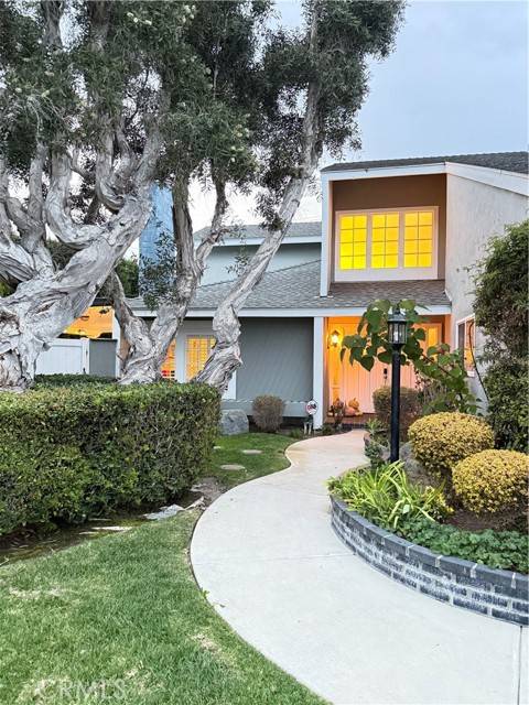 Huntington Beach, CA 92649,17881 Oldglen LN