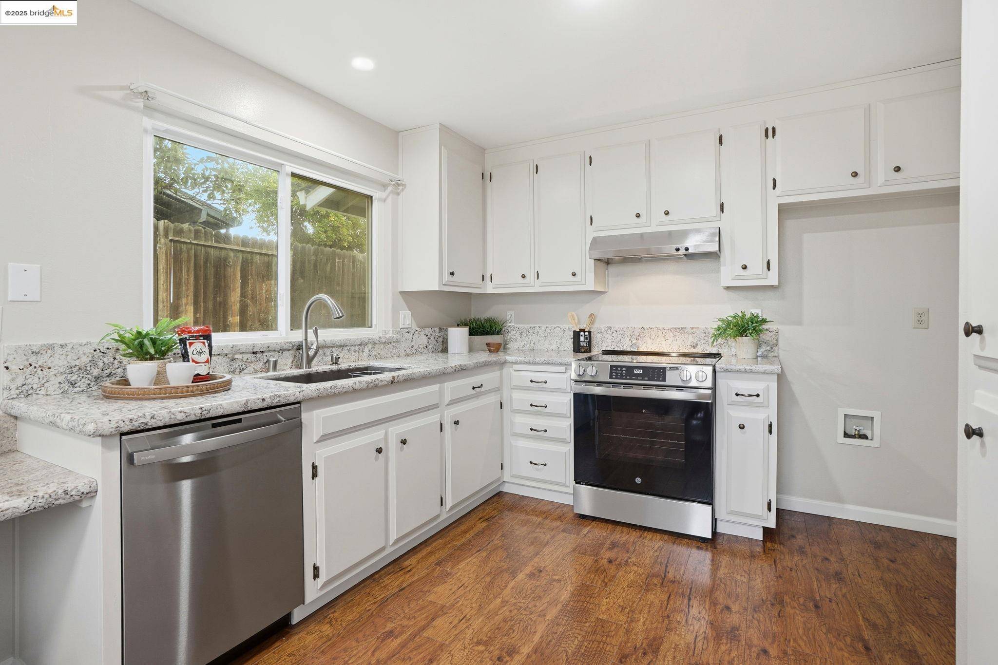 Pittsburg, CA 94565,1098 Alamo Ct