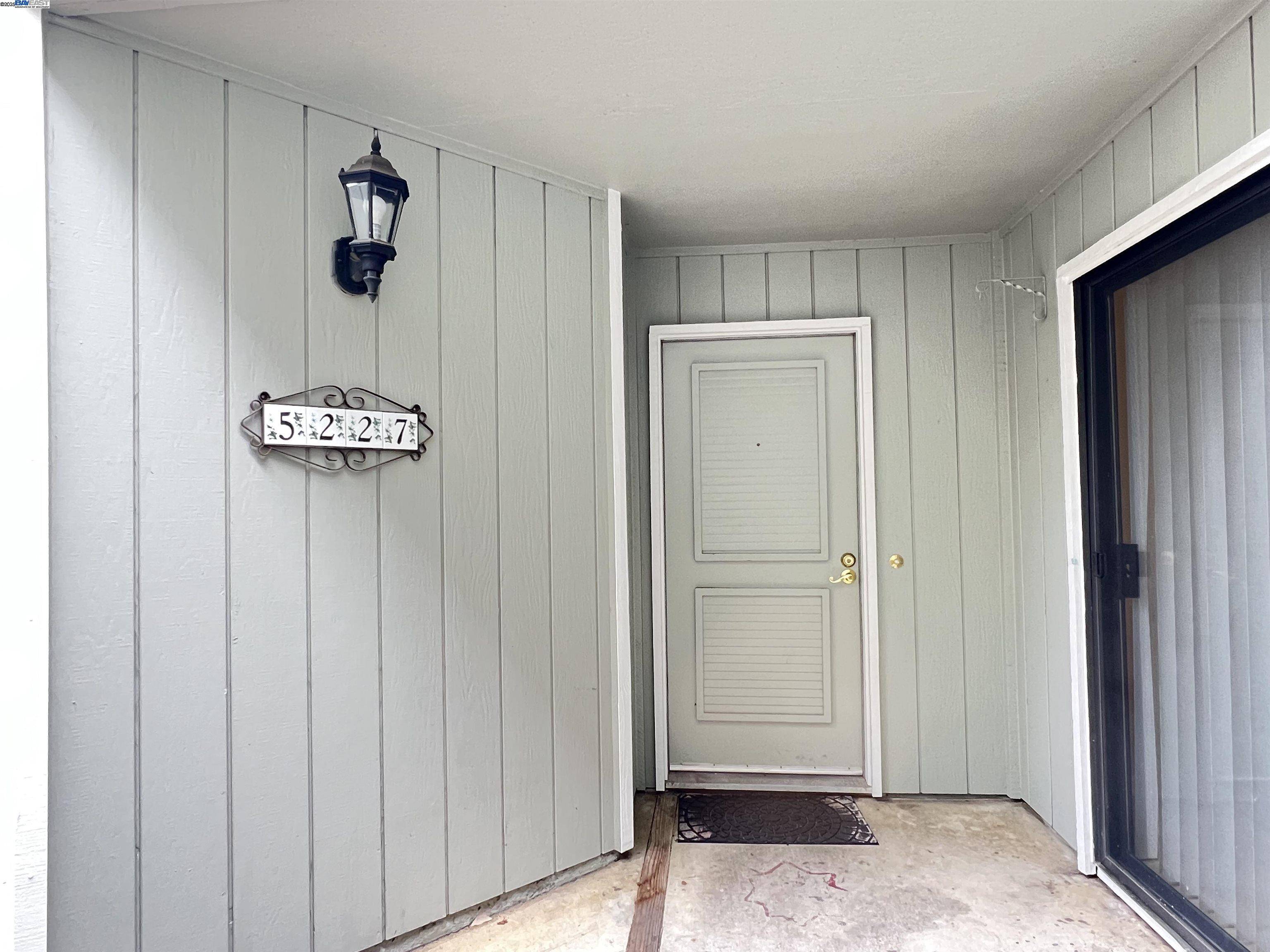 Pleasanton, CA 94588,5227 Riverdale CT