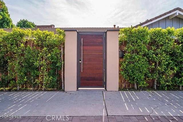 Van Nuys, CA 91405,6656 Columbus AVE