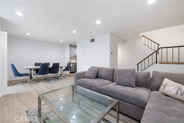 Santa Clarita, CA 91351,27114 Hidaway AVE 3