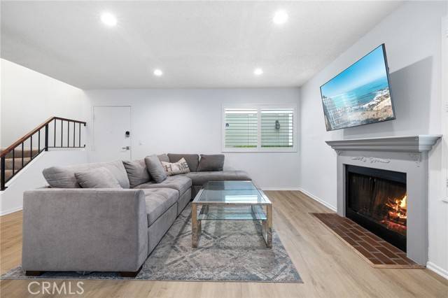 Santa Clarita, CA 91351,27114 Hidaway AVE 3