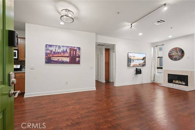 North Hollywood, CA 91605,6938 Laurel Canyon 204