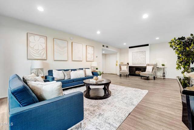 Los Angeles, CA 91606,6225 Coldwater Canyon AVE 104