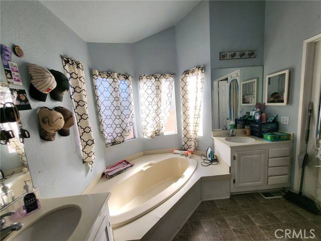 Canyon Country, CA 91351,19842 Emerald Creek DR