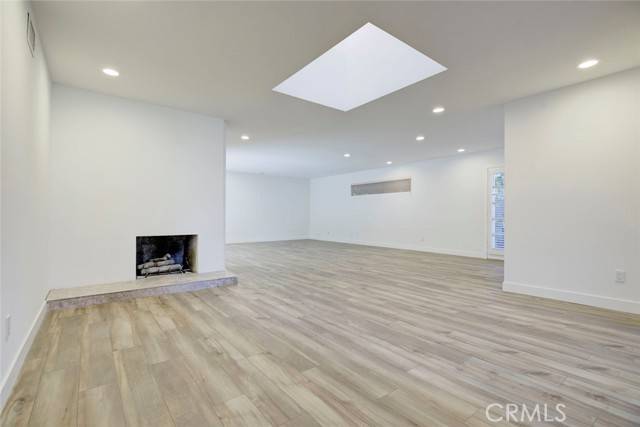 Chatsworth, CA 91311,20264 Lassen ST