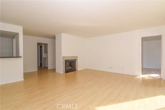 Santa Monica, CA 90403,811 6th ST 105
