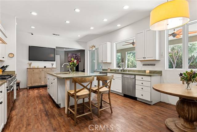 Encino, CA 91436,5150 Gloria AVE