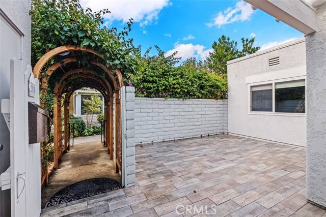 Laguna Woods, CA 92637,2198 Via Mariposa D