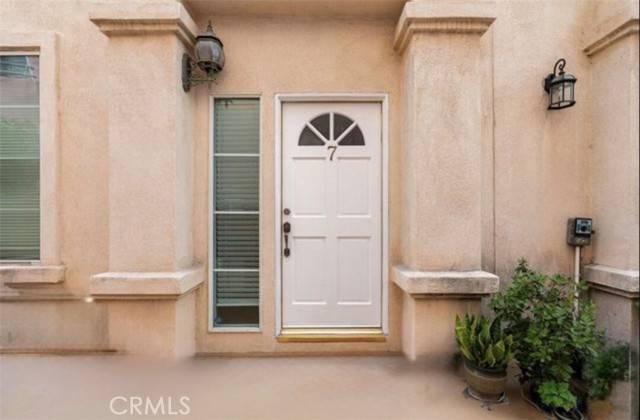 Los Angeles, CA 90004,4838 Elmwood 7