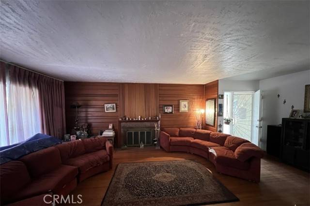 Los Angeles, CA 90018,3013 Halldale AVE