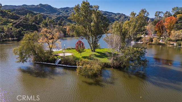 Agoura Hills, CA 91301,2232 Lakeshore