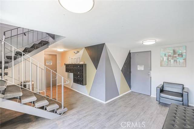 Toluca Lake, CA 91602,4406 Cahuenga BLD 203A