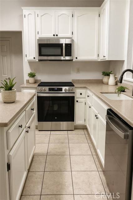 Palmdale, CA 93551,4208 Grandview