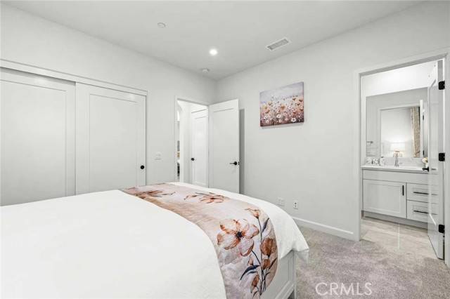 Irvine, CA 92618,104 Starbright