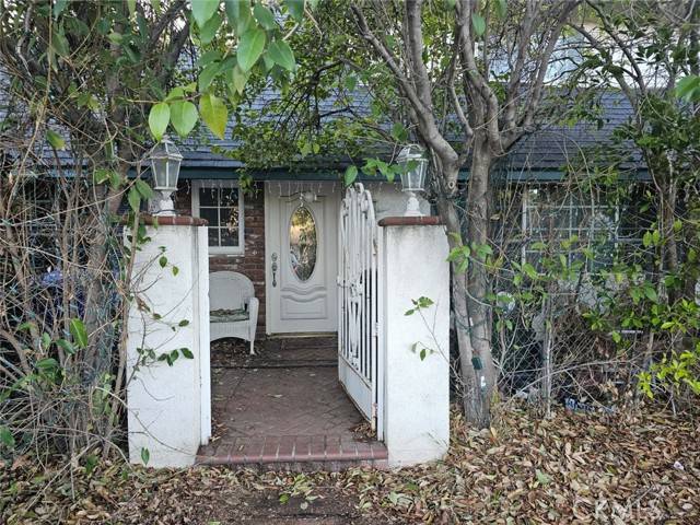 Newhall, CA 91321,25219 Vermont Dr.