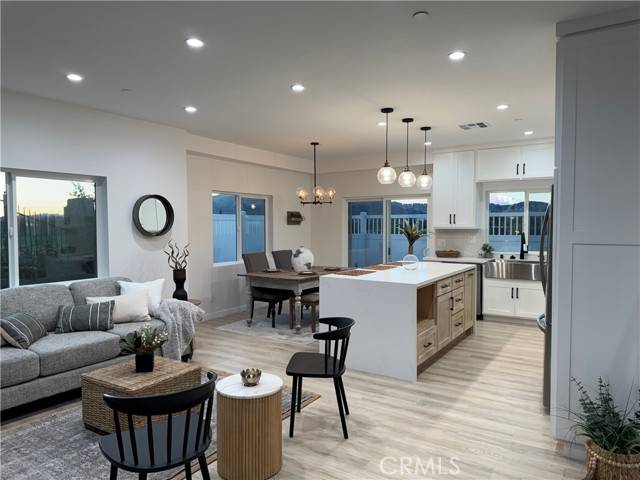 Sylmar, CA 91342,12519 Haleh LN