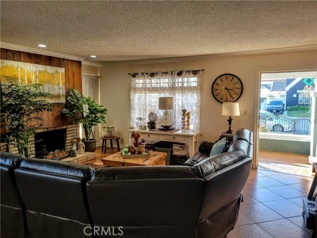 1934 Vineyard AVE, Los Angeles, CA 90016