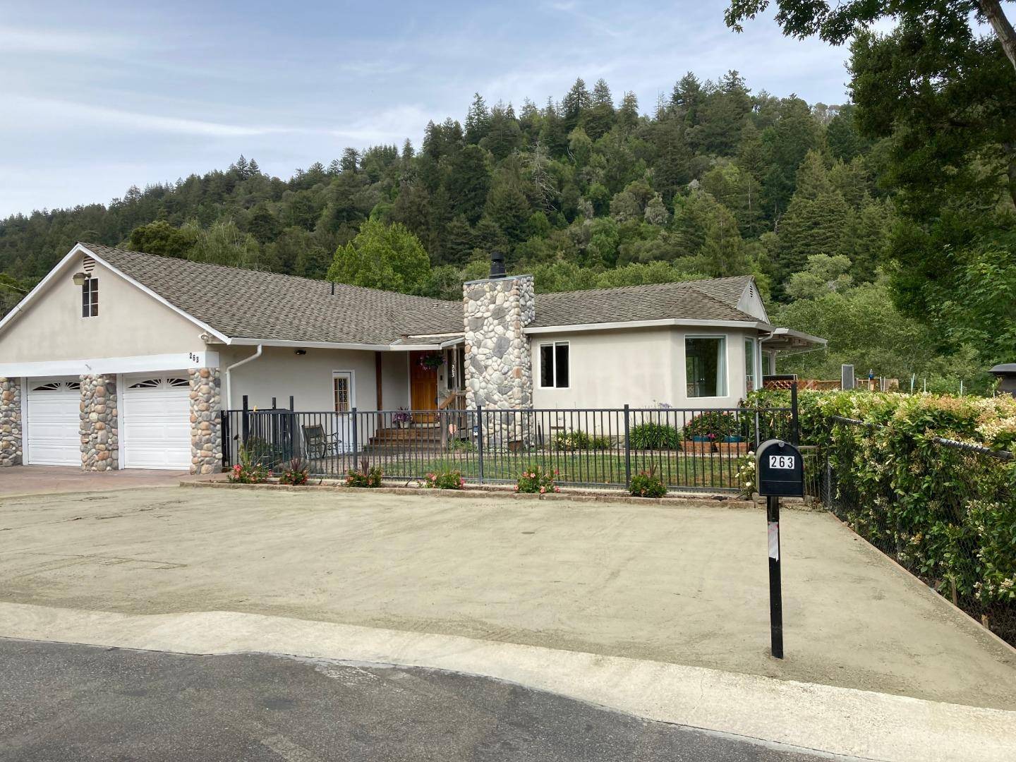 Soquel, CA 95073,263 Coldbrook LN