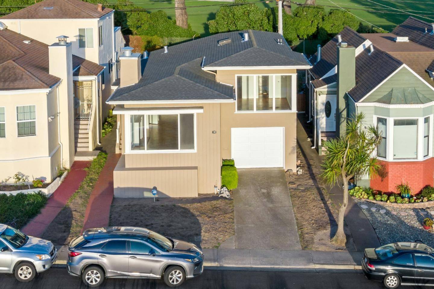 Daly City, CA 94015,105 Fairway DR