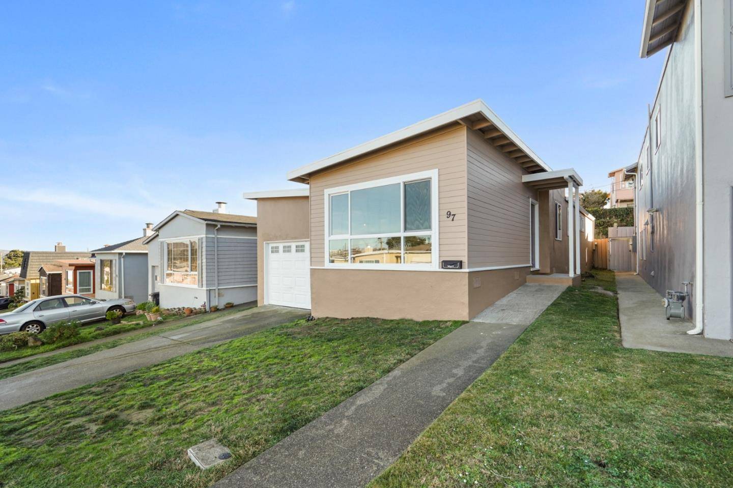 Daly City, CA 94015,97 Rockridge AVE