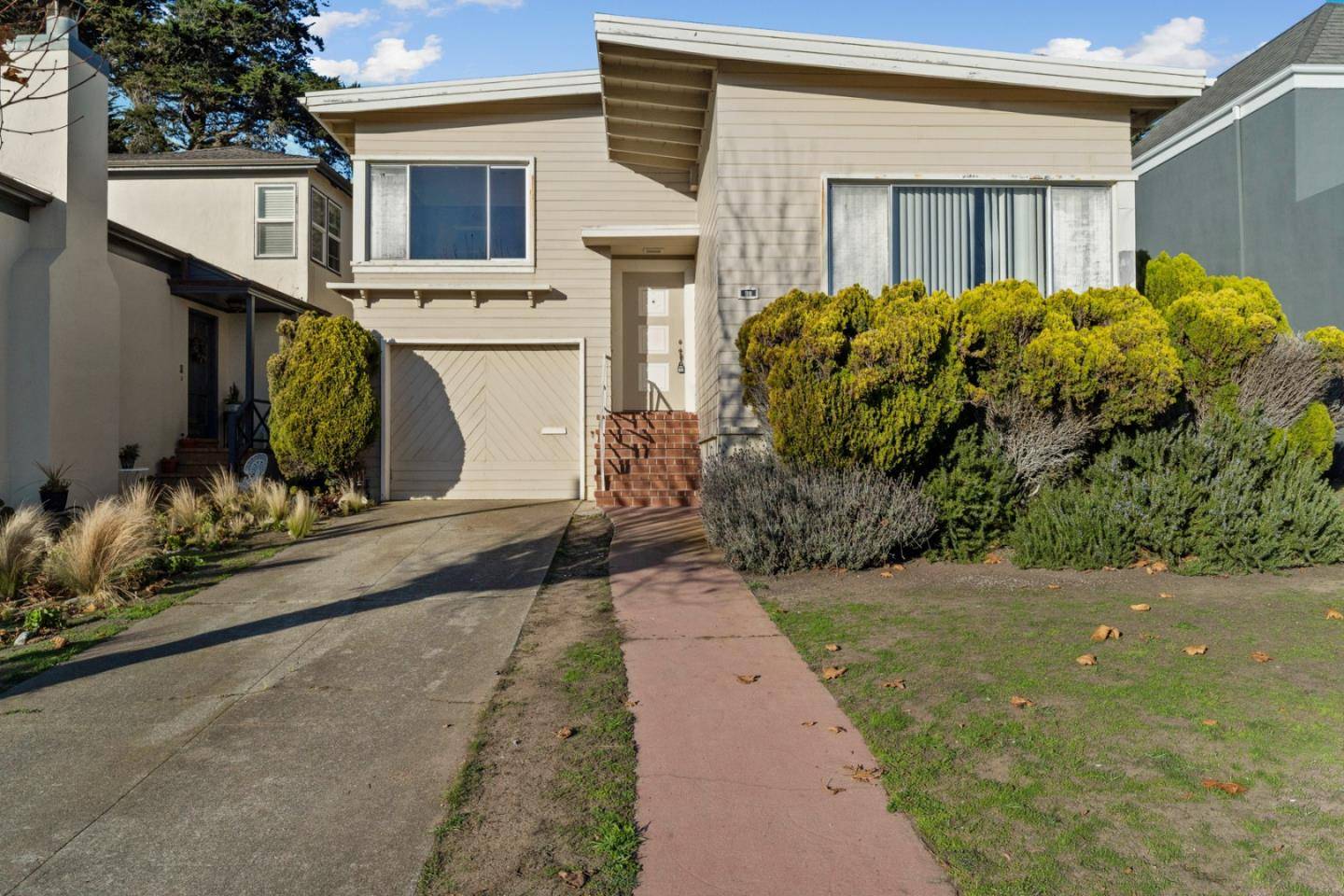 Daly City, CA 94015,98 Wilshire AVE