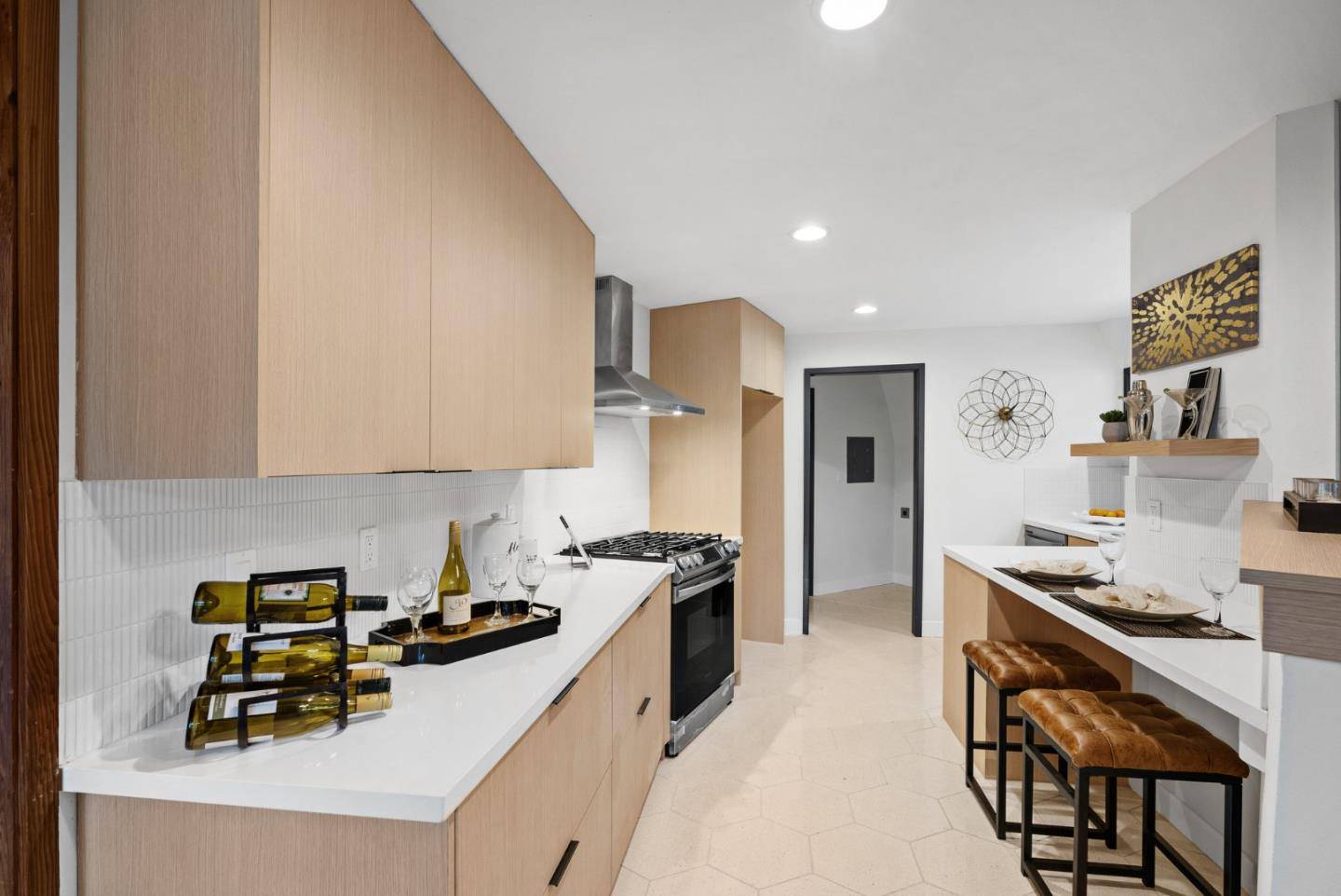 Santa Cruz, CA 95060,250 Homestead TRL