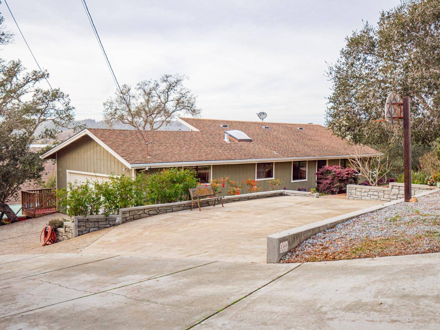 Watsonville, CA 95076,300 Treichel LN