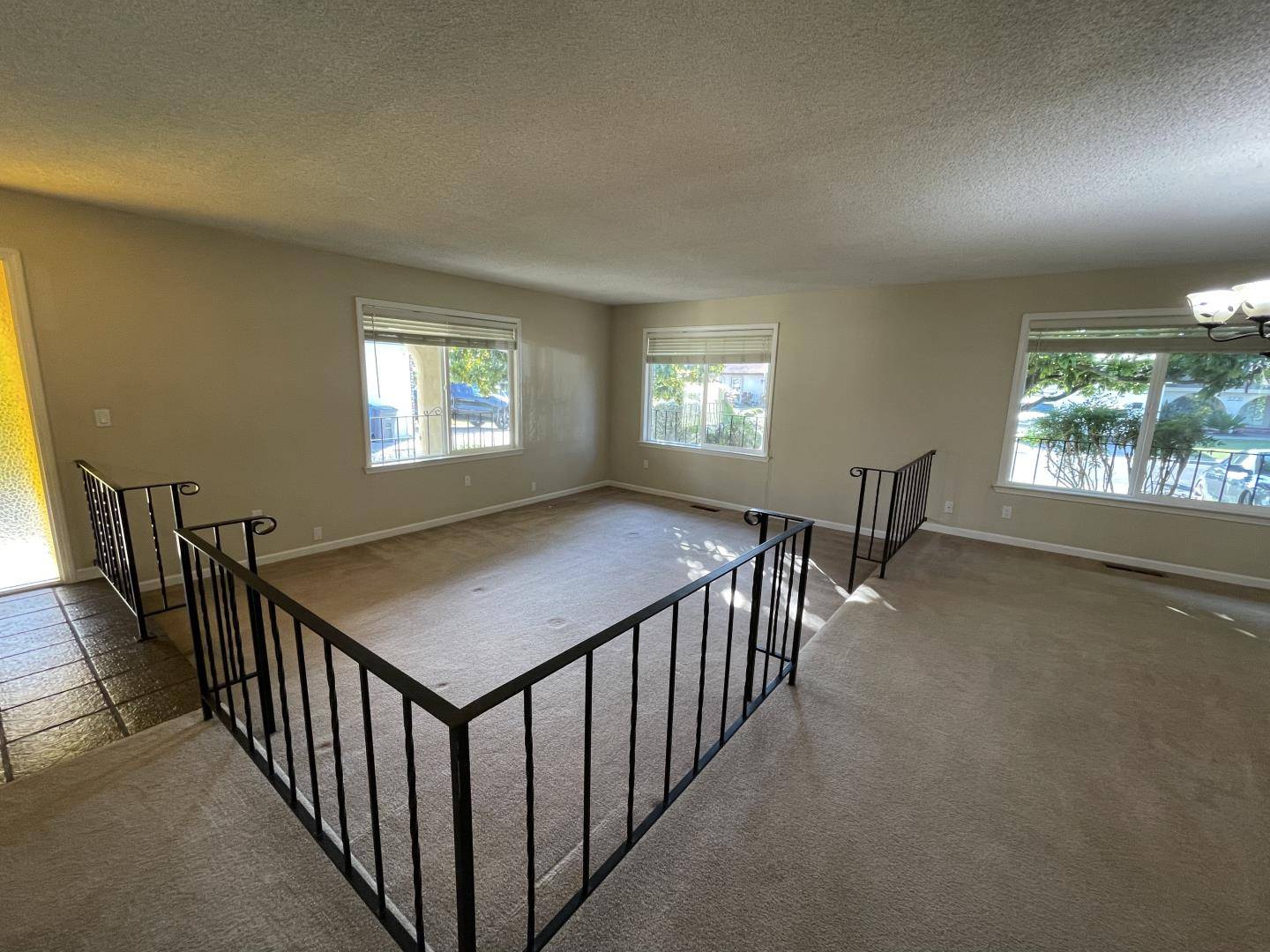 Rohnert Park, CA 94928,5732 Davis CIR