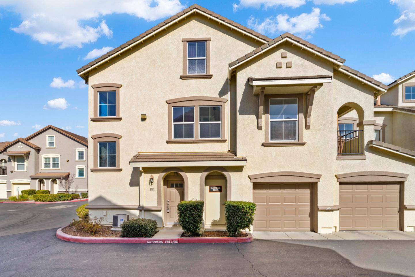 Elk Grove, CA 95757,5582 Tares CIR