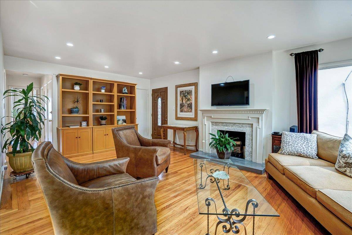 Daly City, CA 94015,745 Beechwood DR
