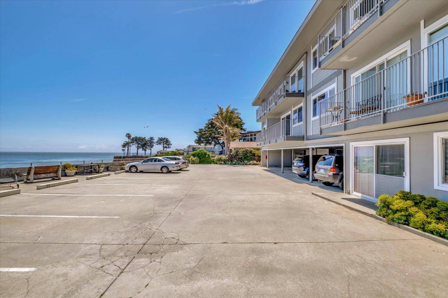 Capitola, CA 95010,4800 Opal Cliff DR 101