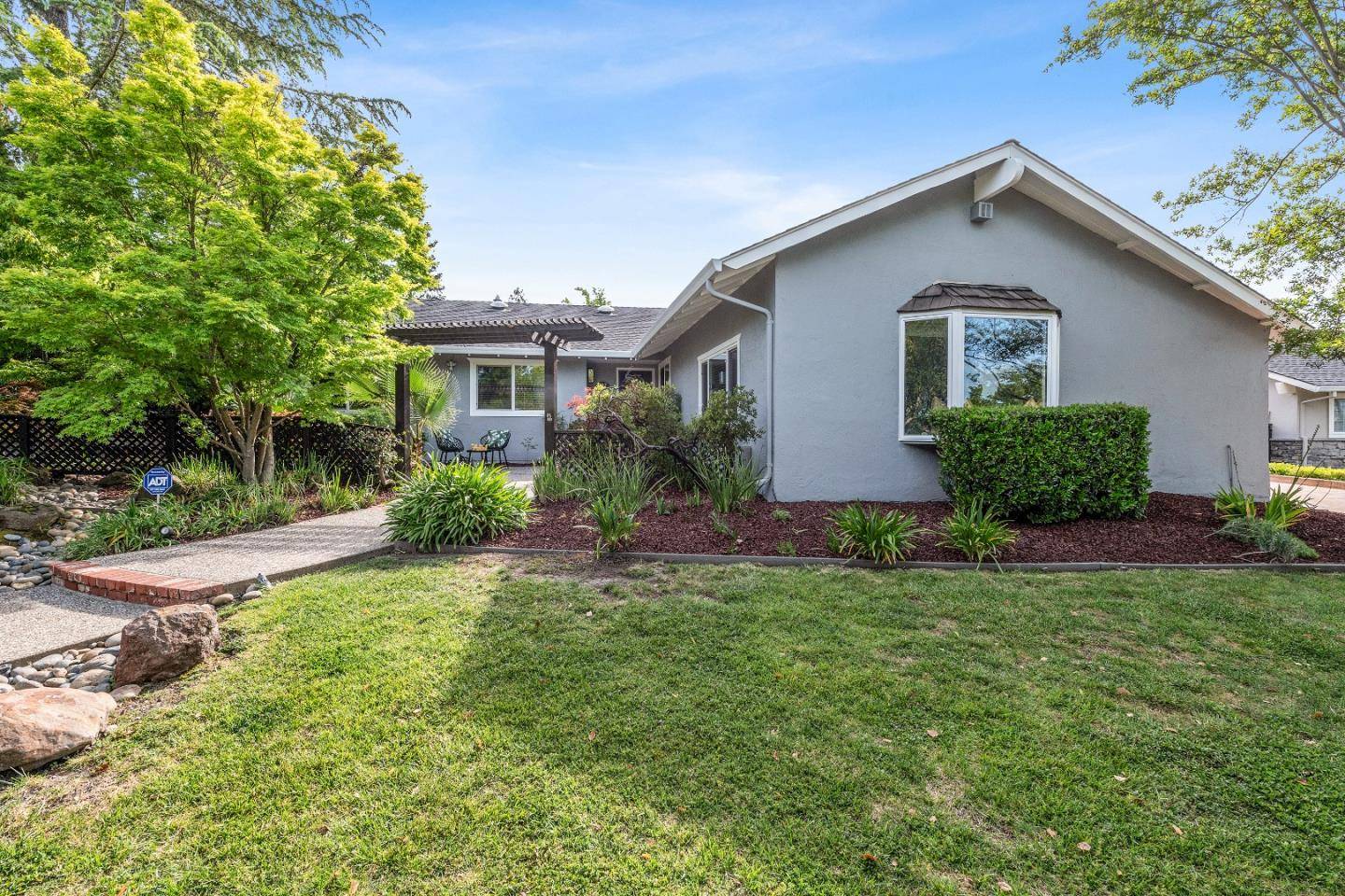 Los Gatos, CA 95032,107 Belwood GTWY