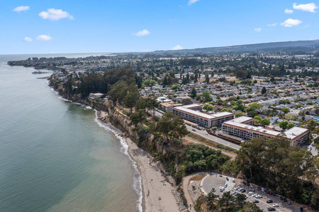 Capitola, CA 95010,870 Park AVE 106