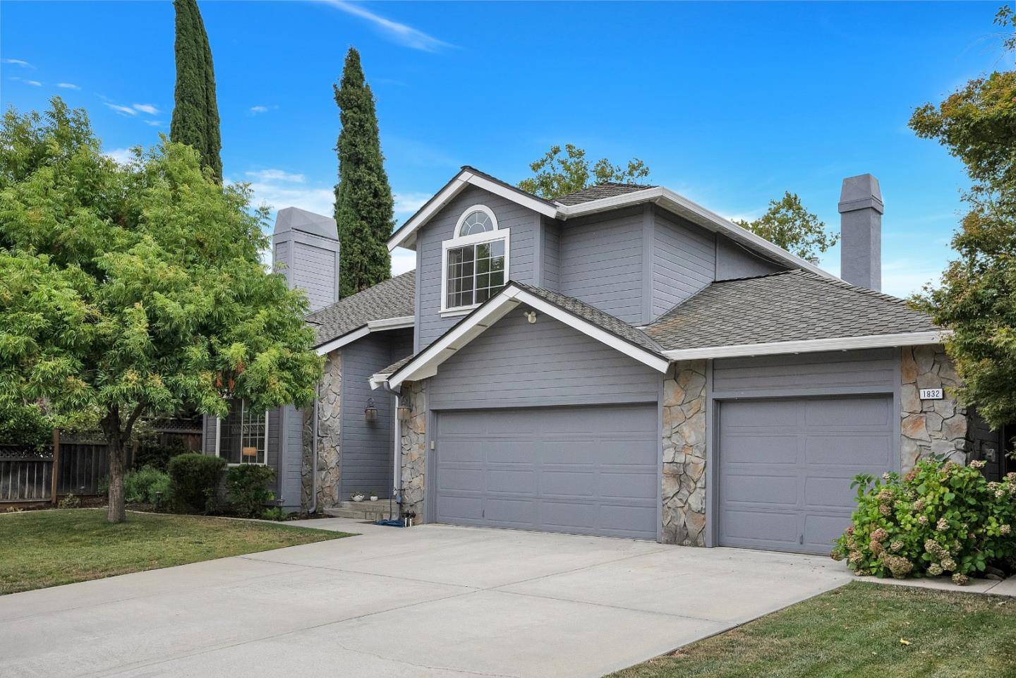 Campbell, CA 95008,1832 White Oaks CT