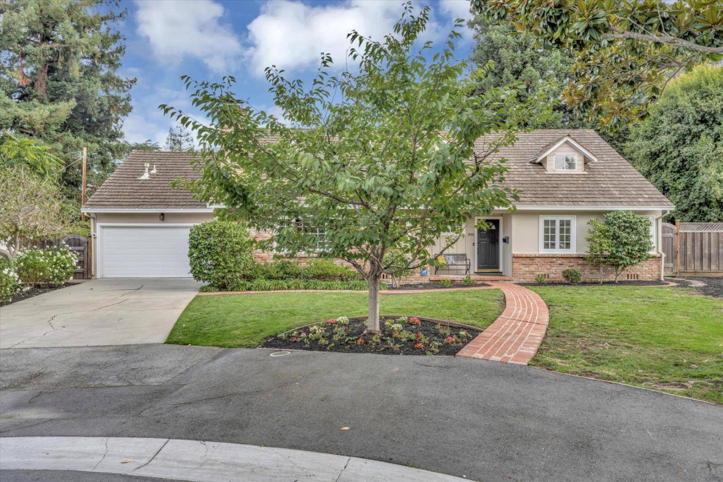 Menlo Park, CA 94025,300 Claire PL