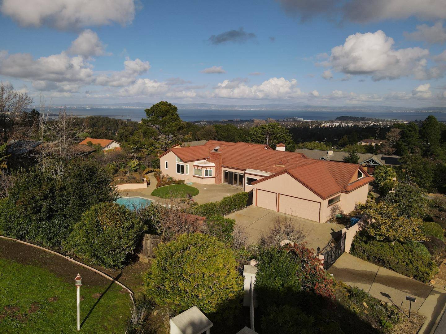 Hillsborough, CA 94010,10 Silk Tree PL