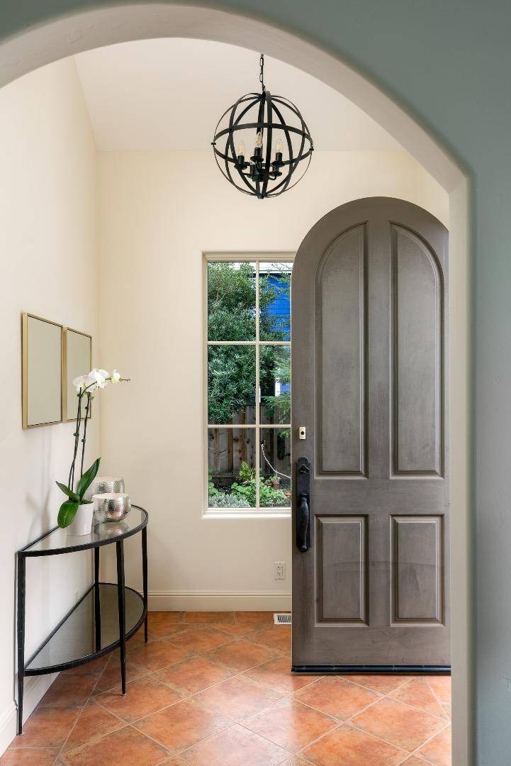 Los Altos, CA 94022,543 Orange AVE