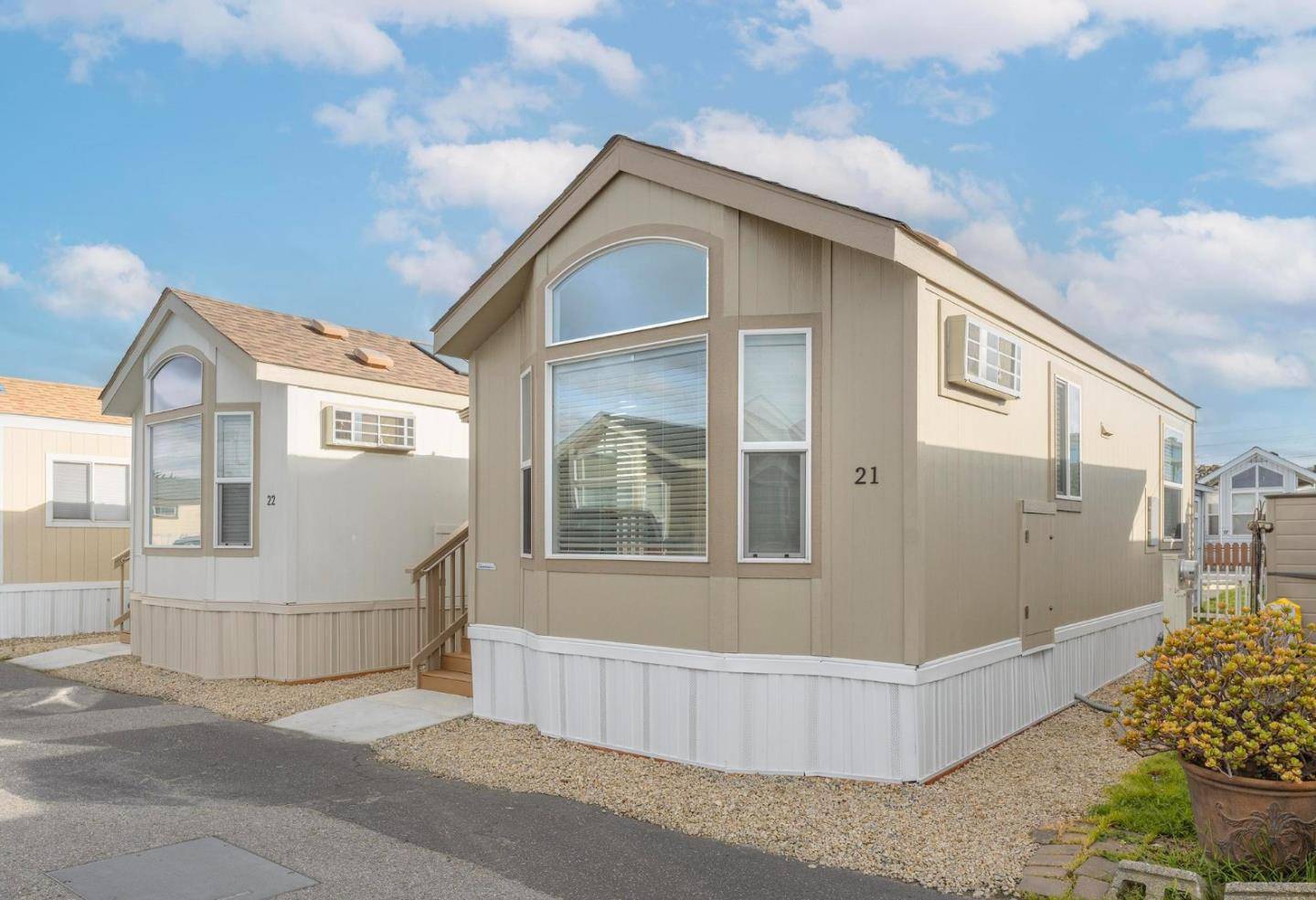 Seaside, CA 93955,835 Kimball AVE 21