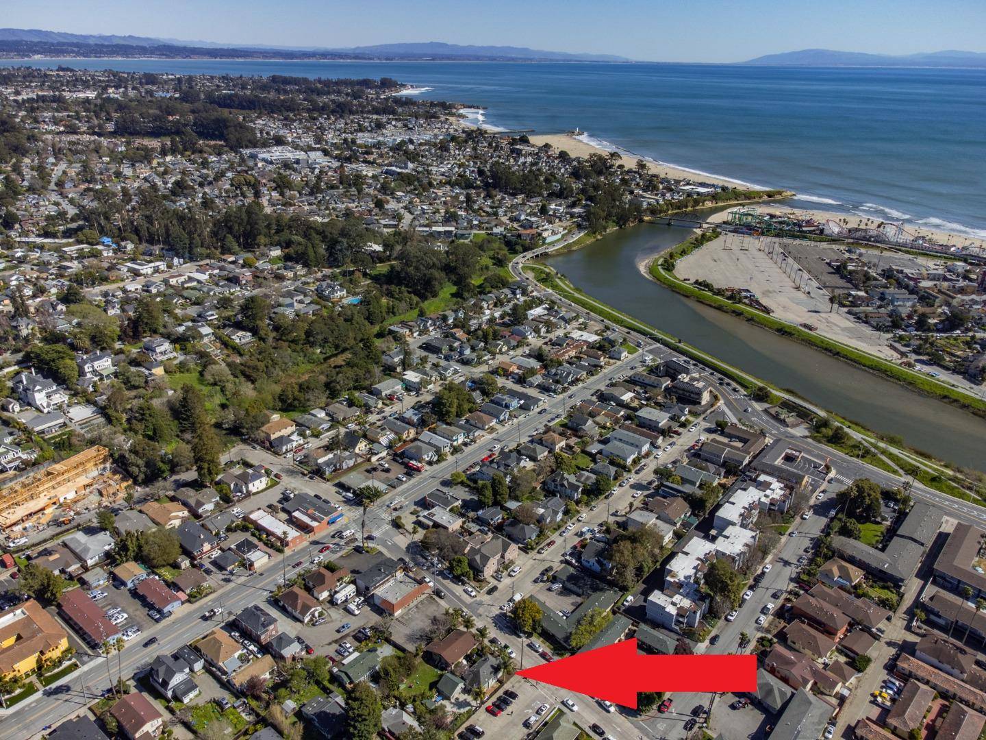 Santa Cruz, CA 95060,415 Barson ST