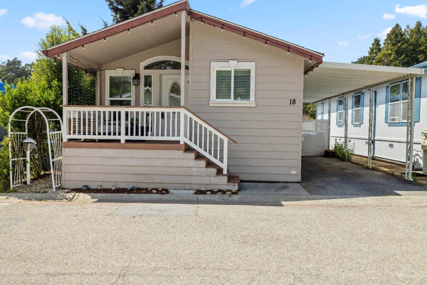 Soquel, CA 95073,3060 Porter ST 18