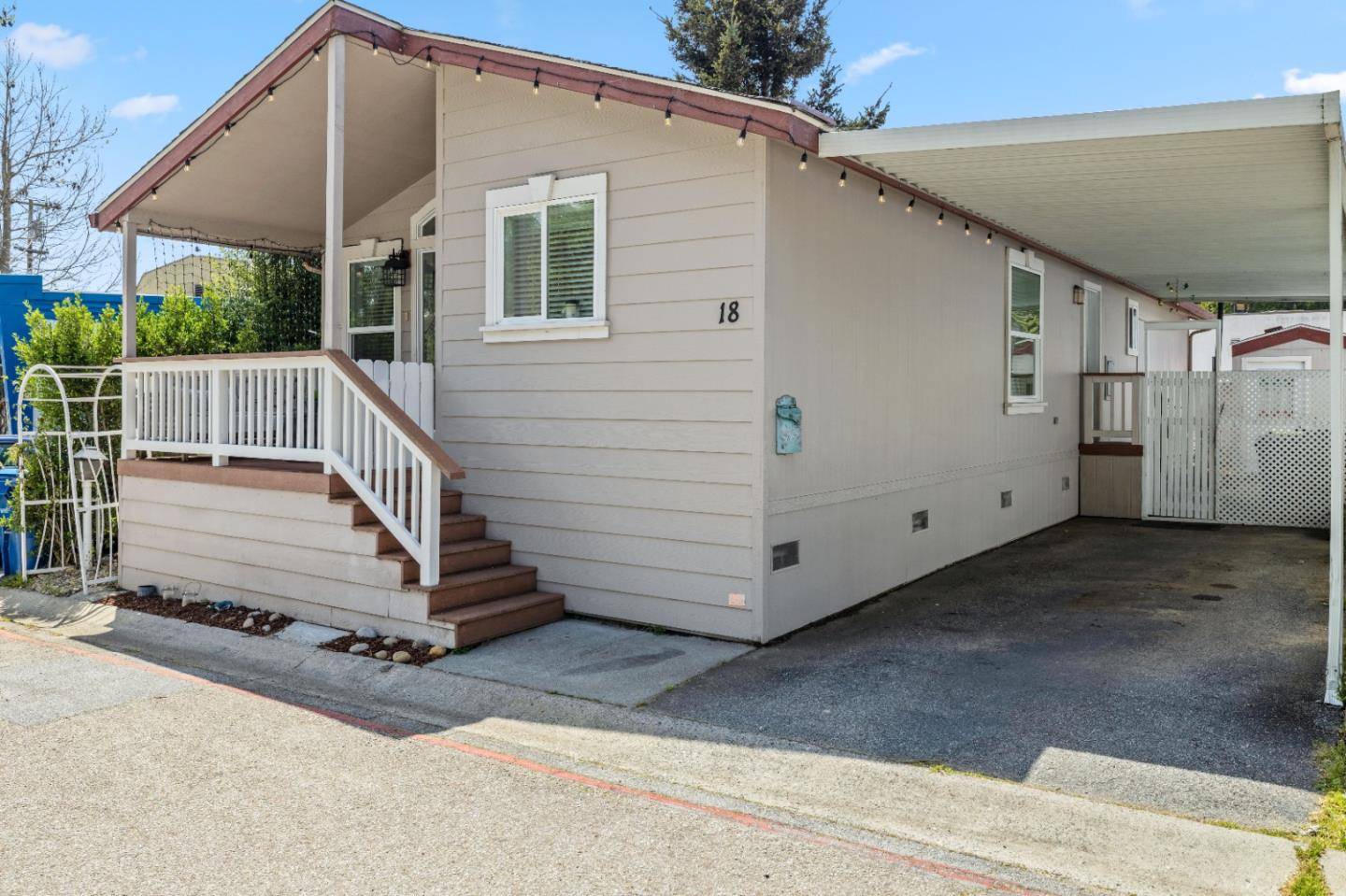 Soquel, CA 95073,3060 Porter ST 18