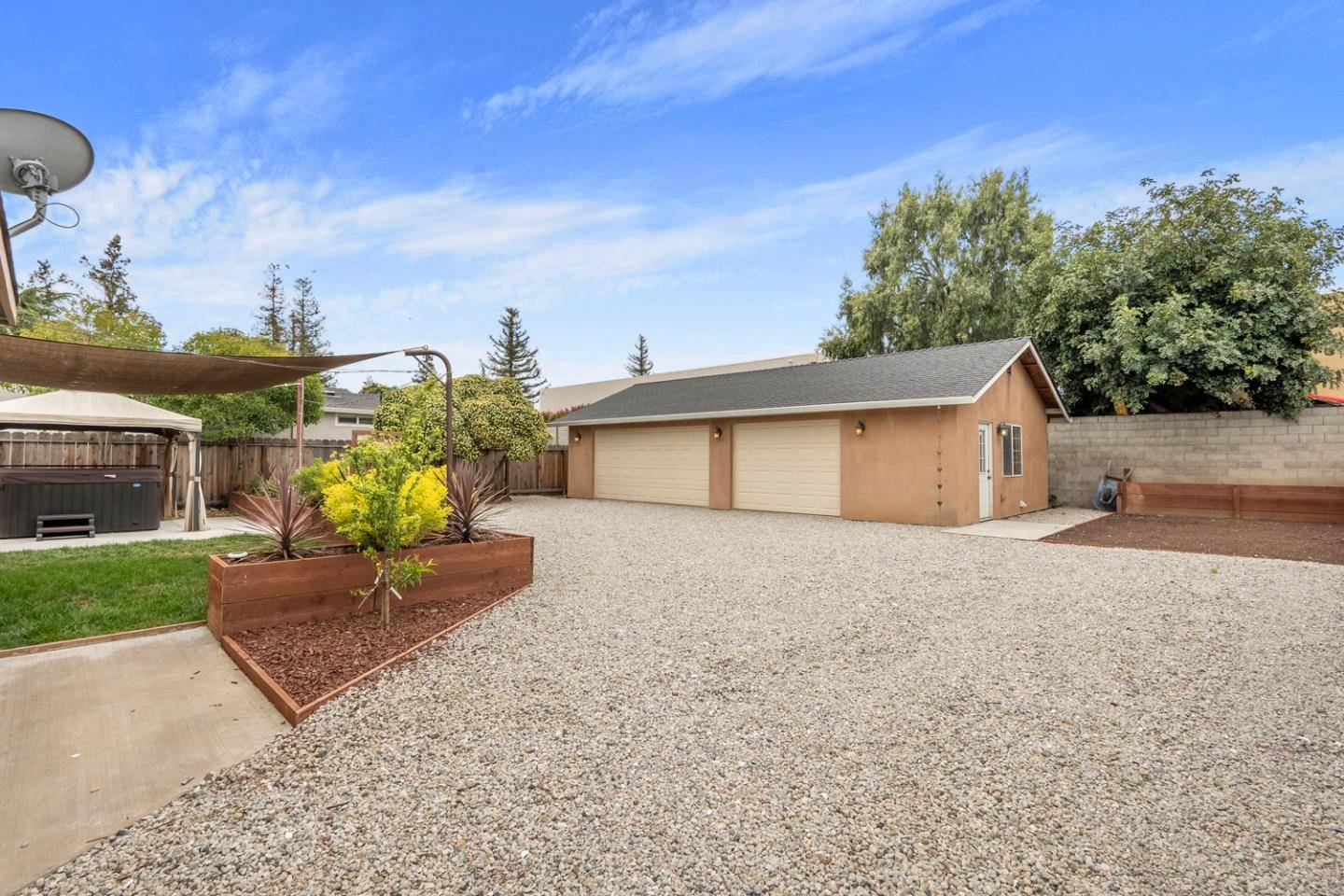 Campbell, CA 95008,1371 Hoffman LN