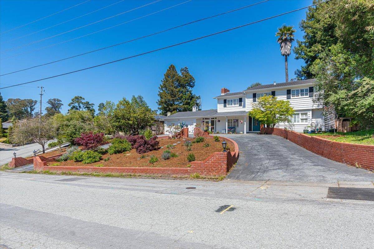 Aptos, CA 95003,450 Saint Andrews DR