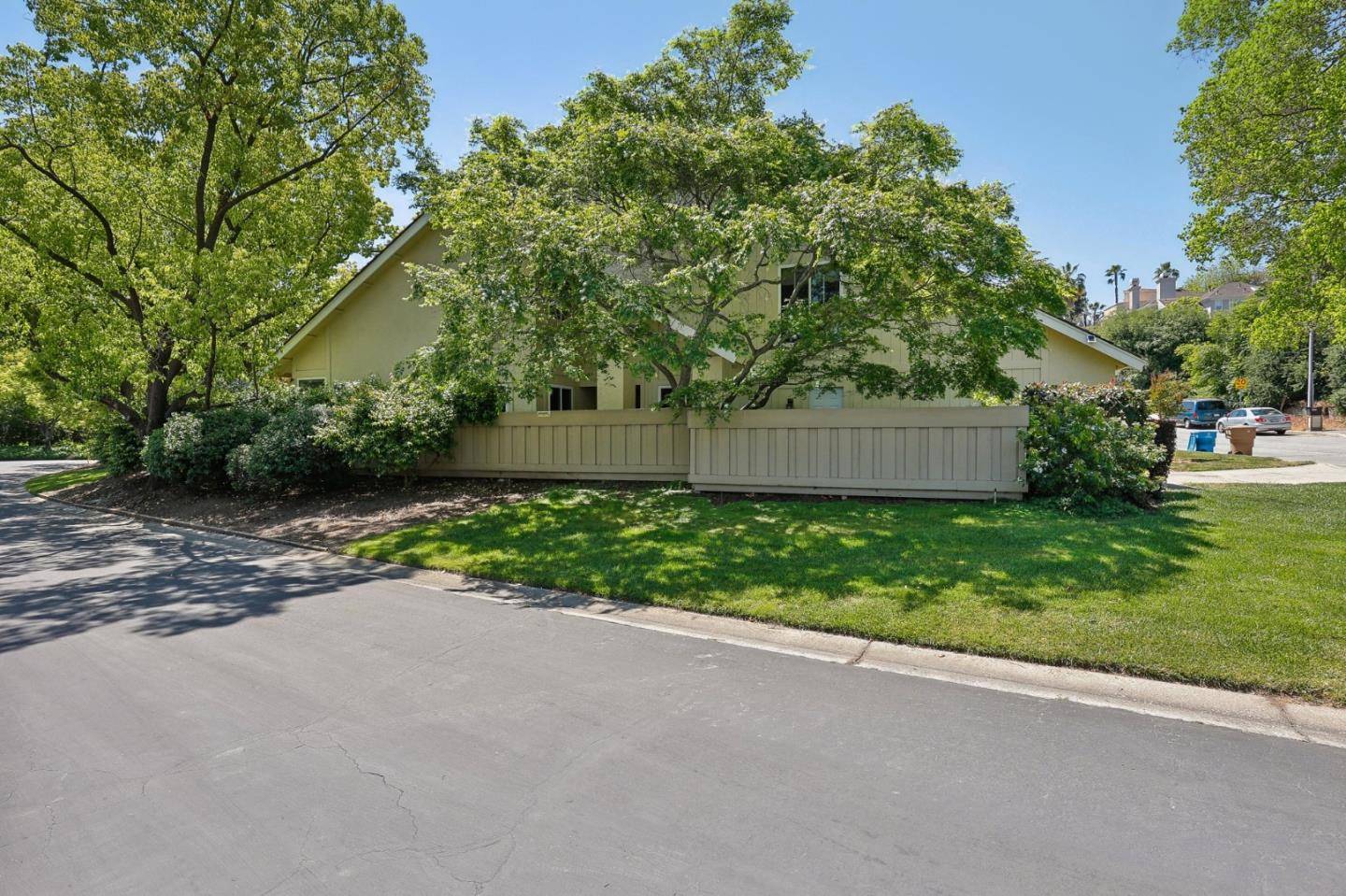 Cupertino, CA 95014,10060 Scenic BLVD