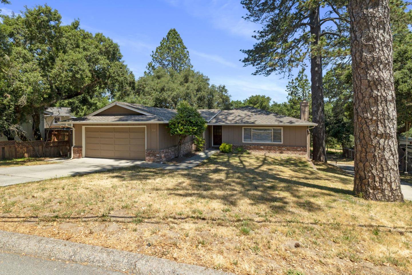 Scotts Valley, CA 95066,261 Estrella DR