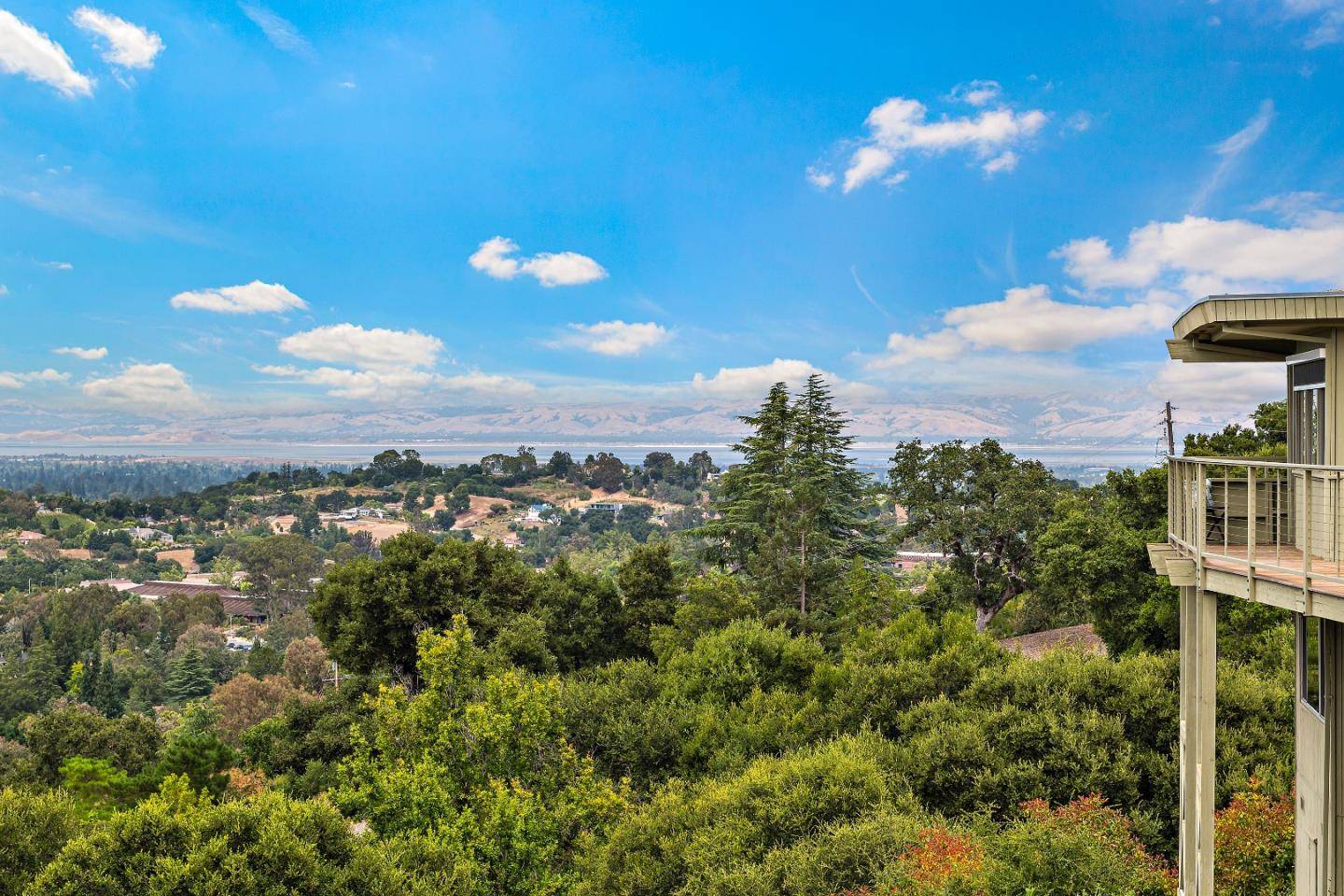 Los Altos Hills, CA 94022,25111 La Loma DR