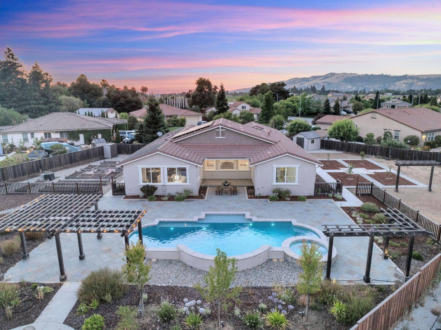 Morgan Hill, CA 95037,17380 Pineau CT