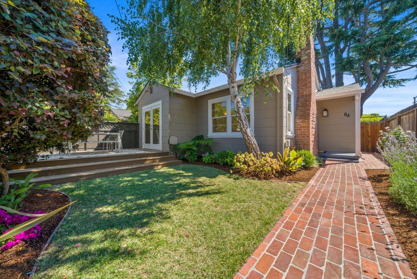Redwood City, CA 94061,84 Murray CT