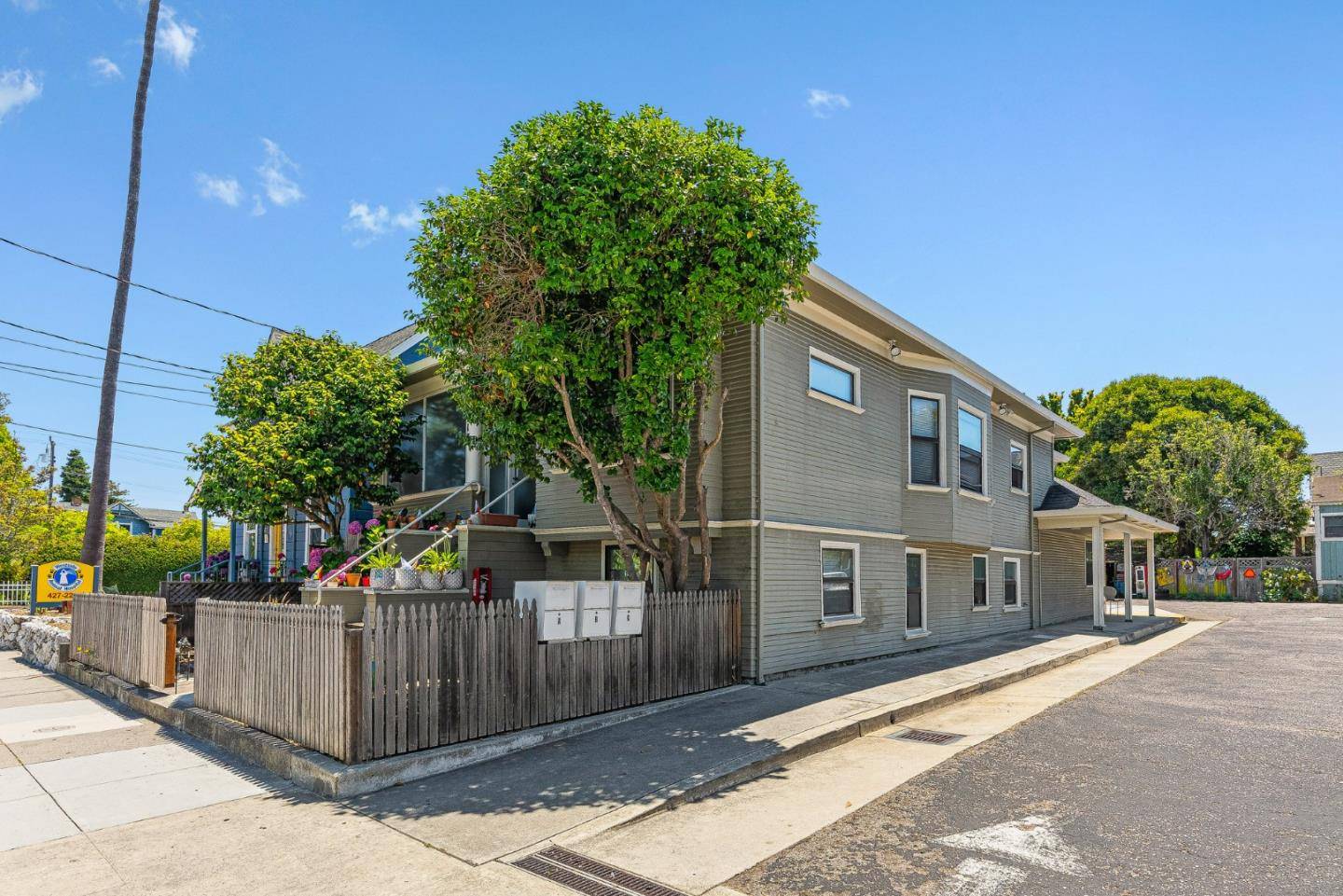 Santa Cruz, CA 95060,413 Laurel ST